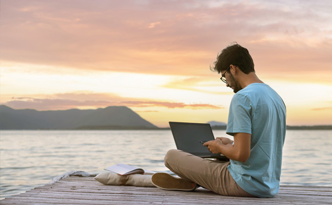 un expatrié attend les traductions de ses documents